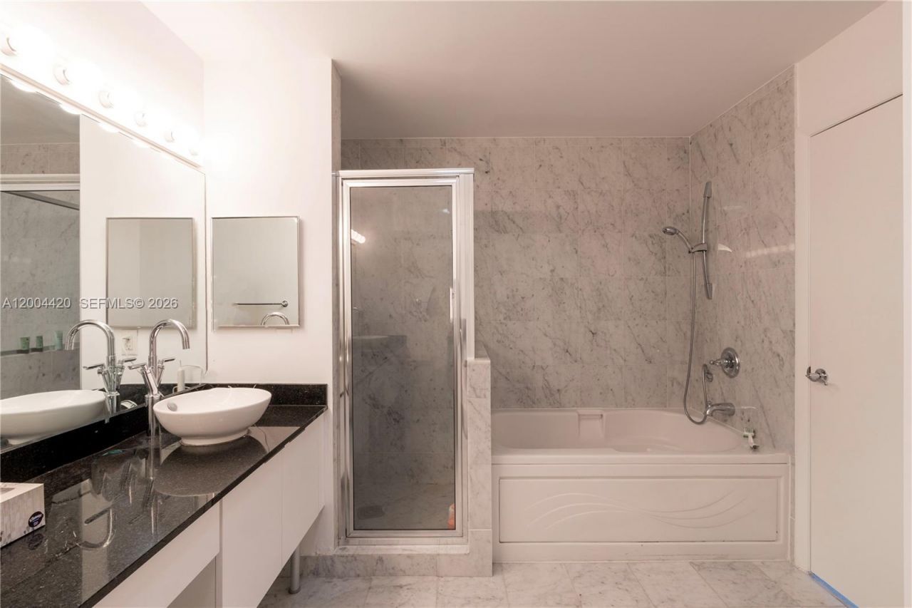31 SE 5th St, Unit 4121, Miami, FL 33131 Photo