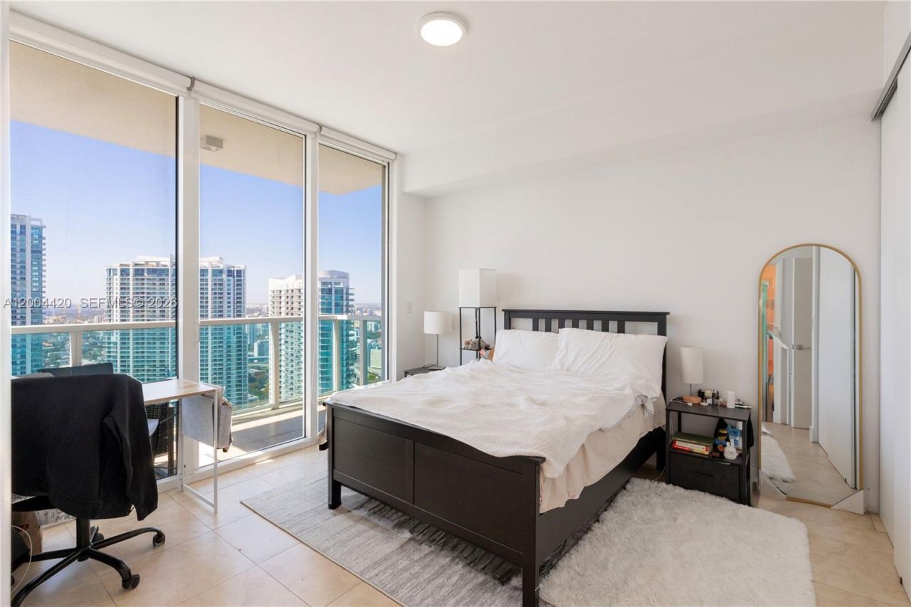 31 SE 5th St, Unit 4121, Miami, FL 33131 Photo