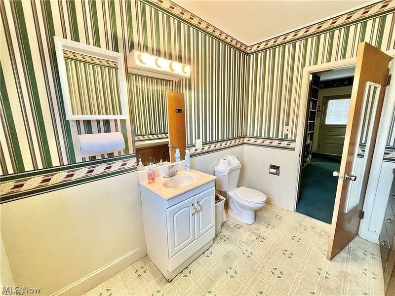 171 Broad Street, Conneaut, OH 44030 Photo 8