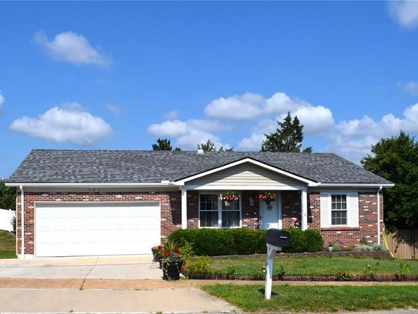 5661 Chalet Hill Drive, St Louis, MO 63129