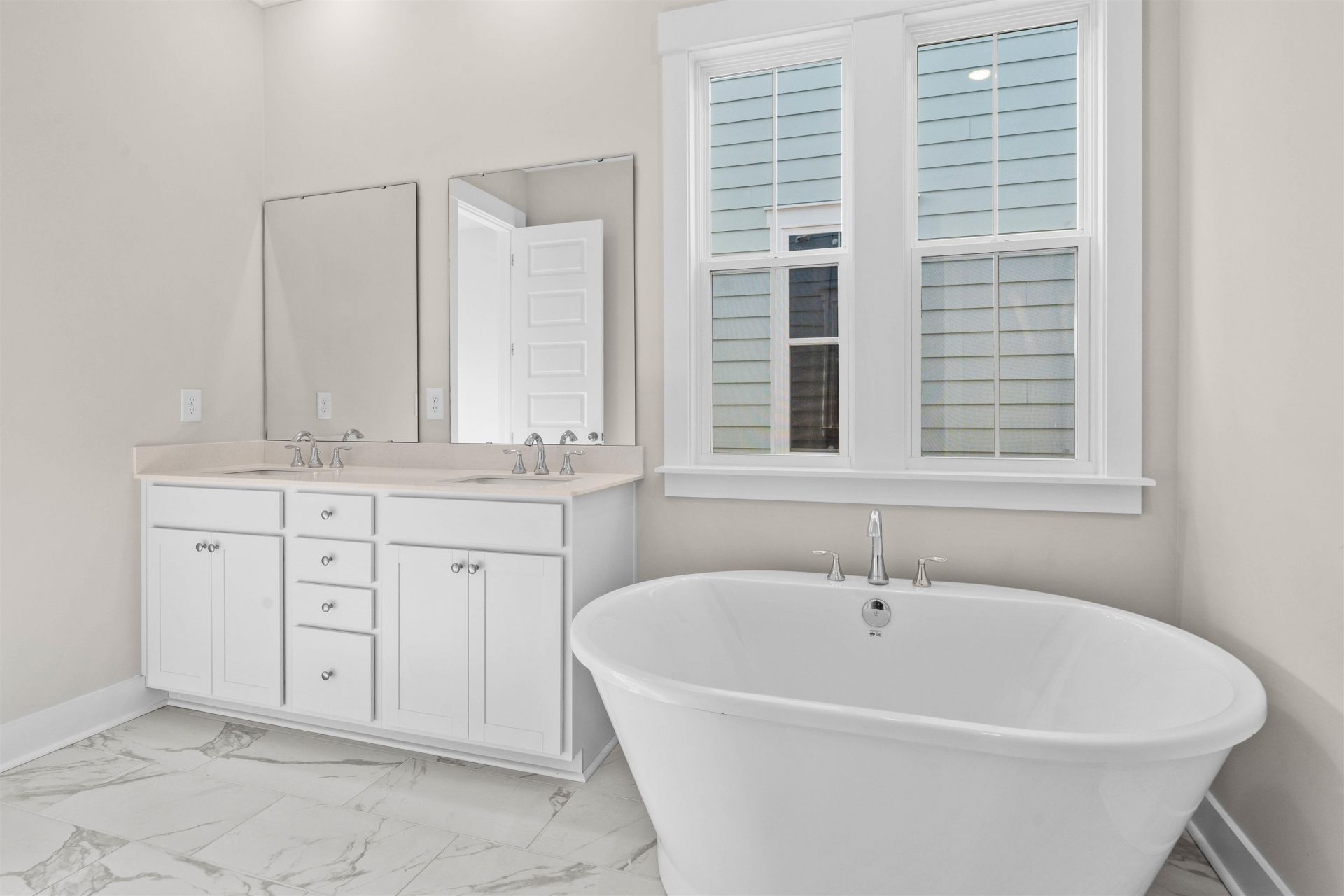 8308 Esplanade Shore Dr.  Photo 17