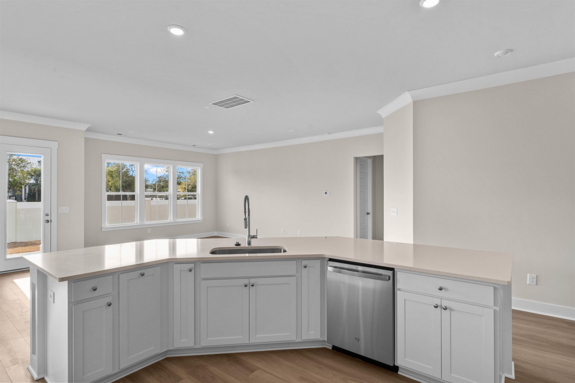 8308 Esplanade Shore Dr.  Photo 7