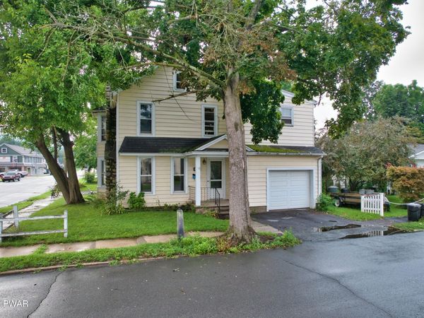 211 Avenue L , Matamoras, PA 18336
