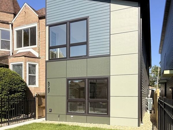 6747 S Langley Avenue , Chicago, IL 60637