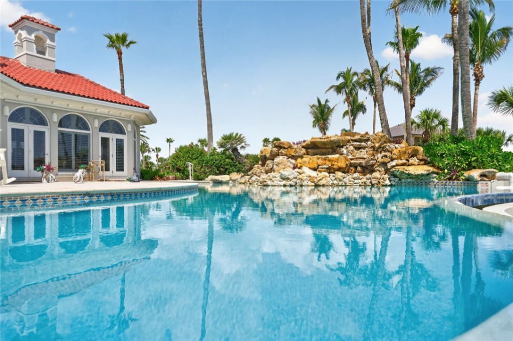 100 Seaway Court, Vero Beach, FL 32963 Photo