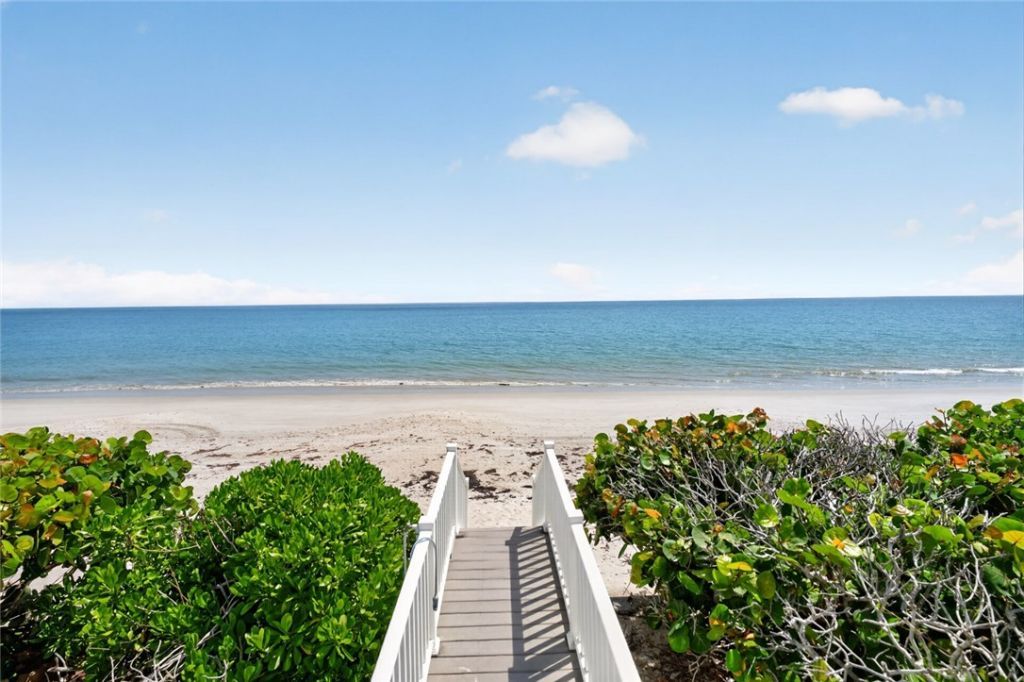 100 Seaway Court, Vero Beach, FL 32963 Photo