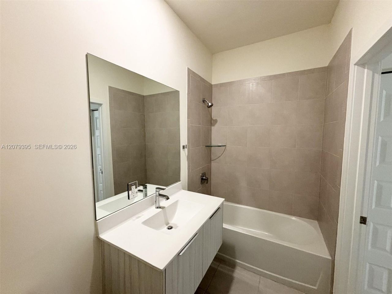 8015 NW 104th Ave, Unit 25, Doral, FL 33178 Photo