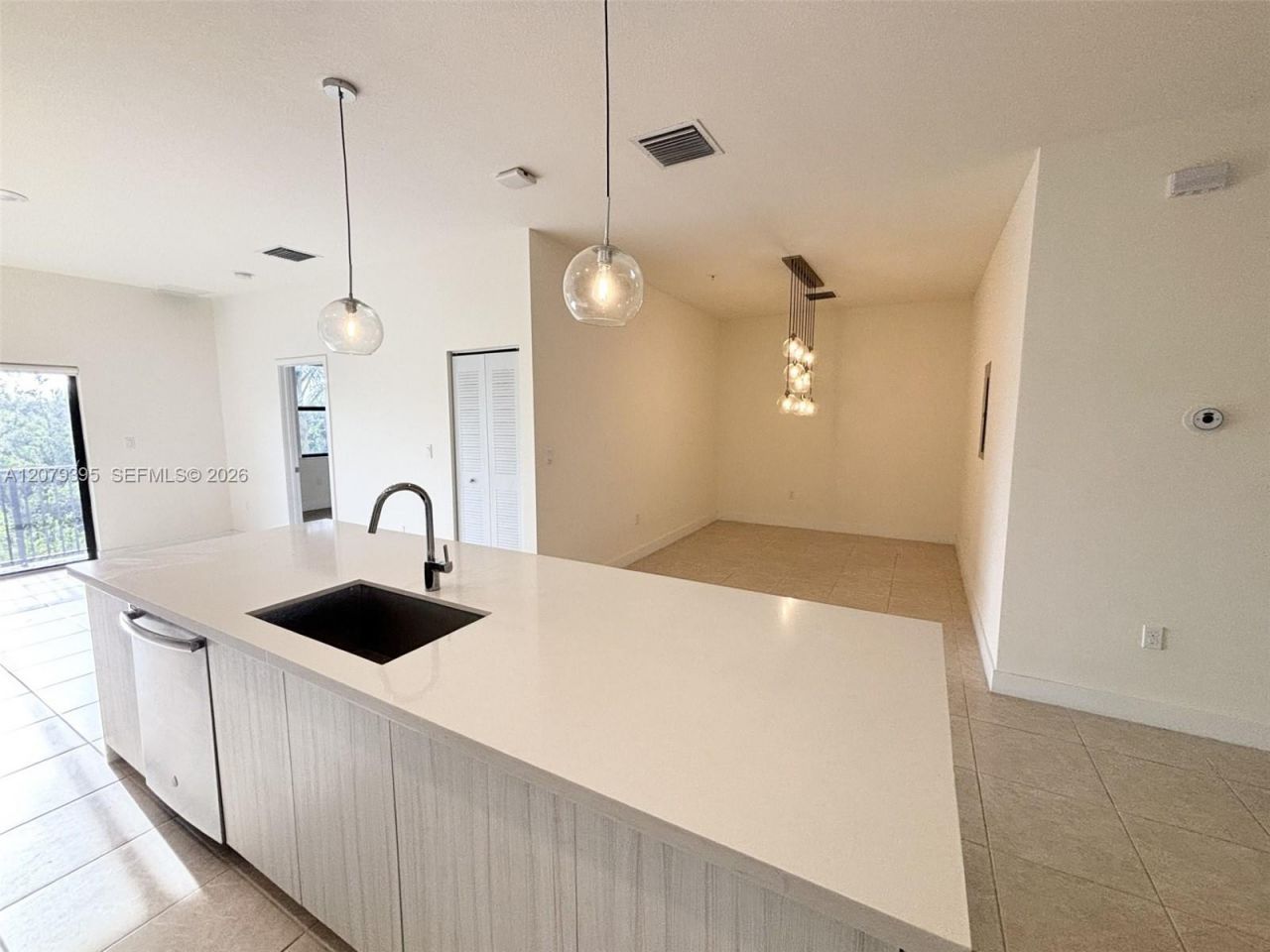 8015 NW 104th Ave, Unit 25, Doral, FL 33178 Photo