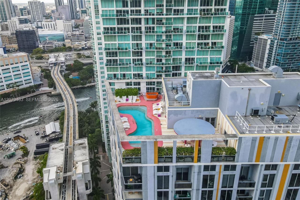 31 SE 6th St, Unit 707, Miami, FL 33131 Photo