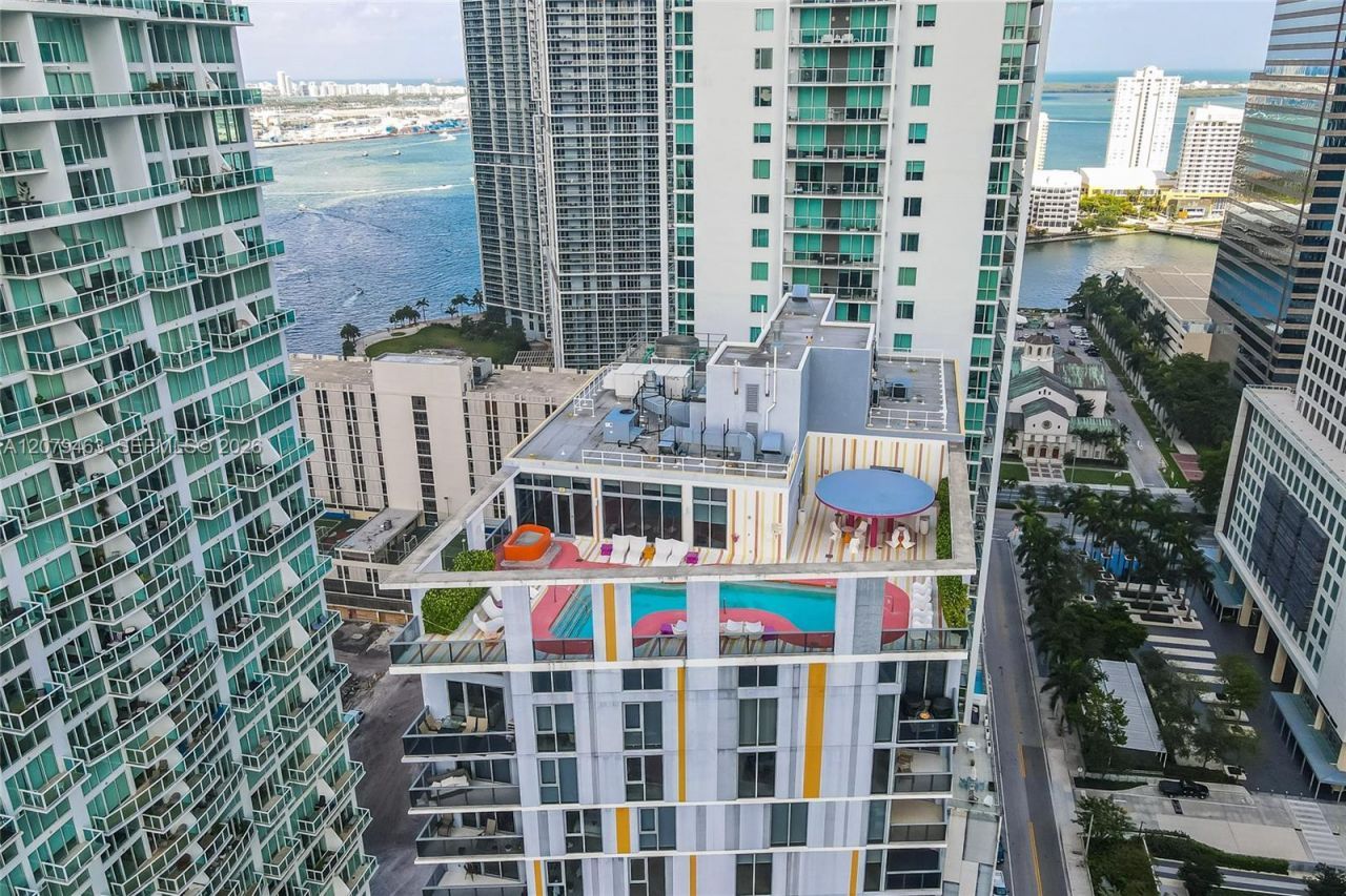 31 SE 6th St, Unit 707, Miami, FL 33131 Photo