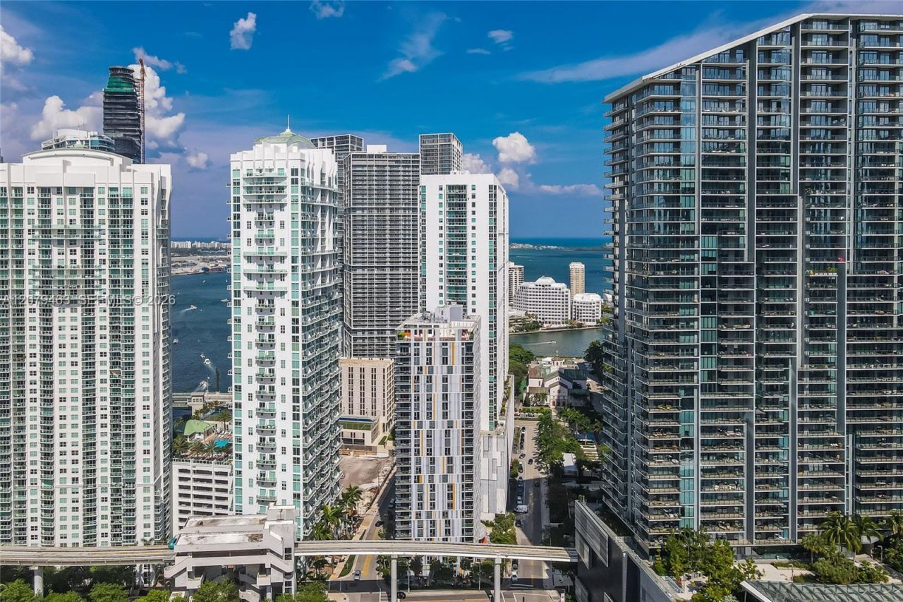 31 SE 6th St, Unit 707, Miami, FL 33131 Photo