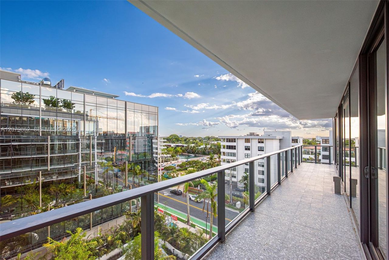 1176 97th St , Unit 704, Bay Harbor Islands, FL 33154 Photo