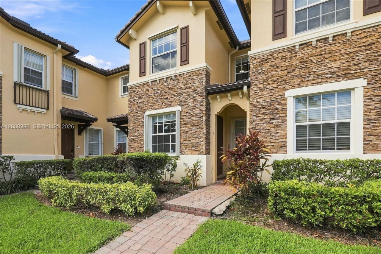 9145 SW 227th St , Unit 4, Cutler Bay, FL 33190 Photo