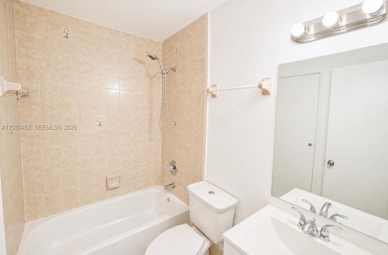 6141 W 22nd Ct , Unit 203, Hialeah, FL 33016 Photo