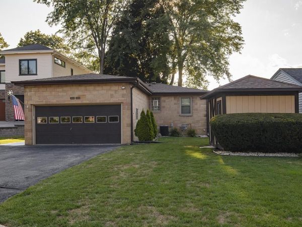 W180S6903 Muskego DRIVE, Muskego, WI 53150