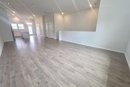 365 Spindlewood Way photo 4