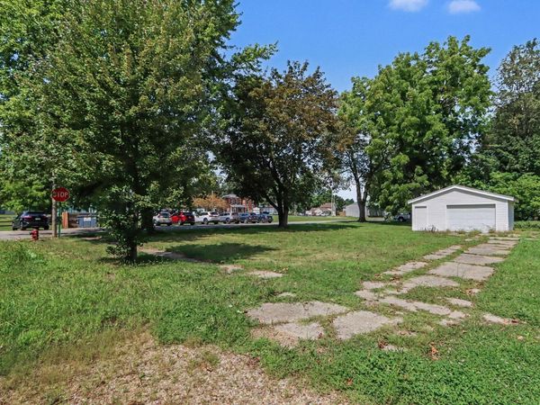 303 E State Street, Vicksburg, MI 49097