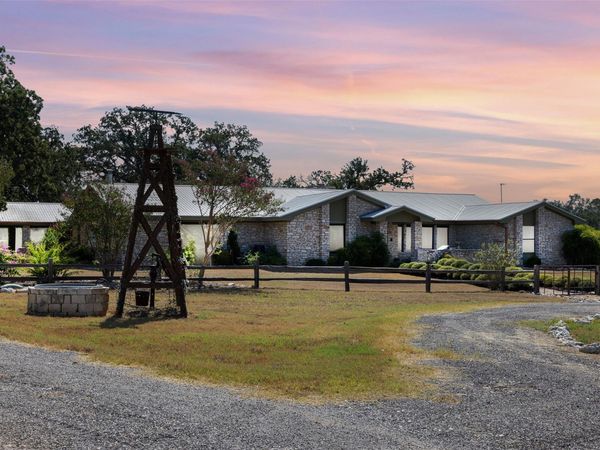 1045 Private Road 7005 , Lexington, TX 78947