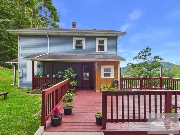 2006 Carolina Ave, Bluefield, WV 24701