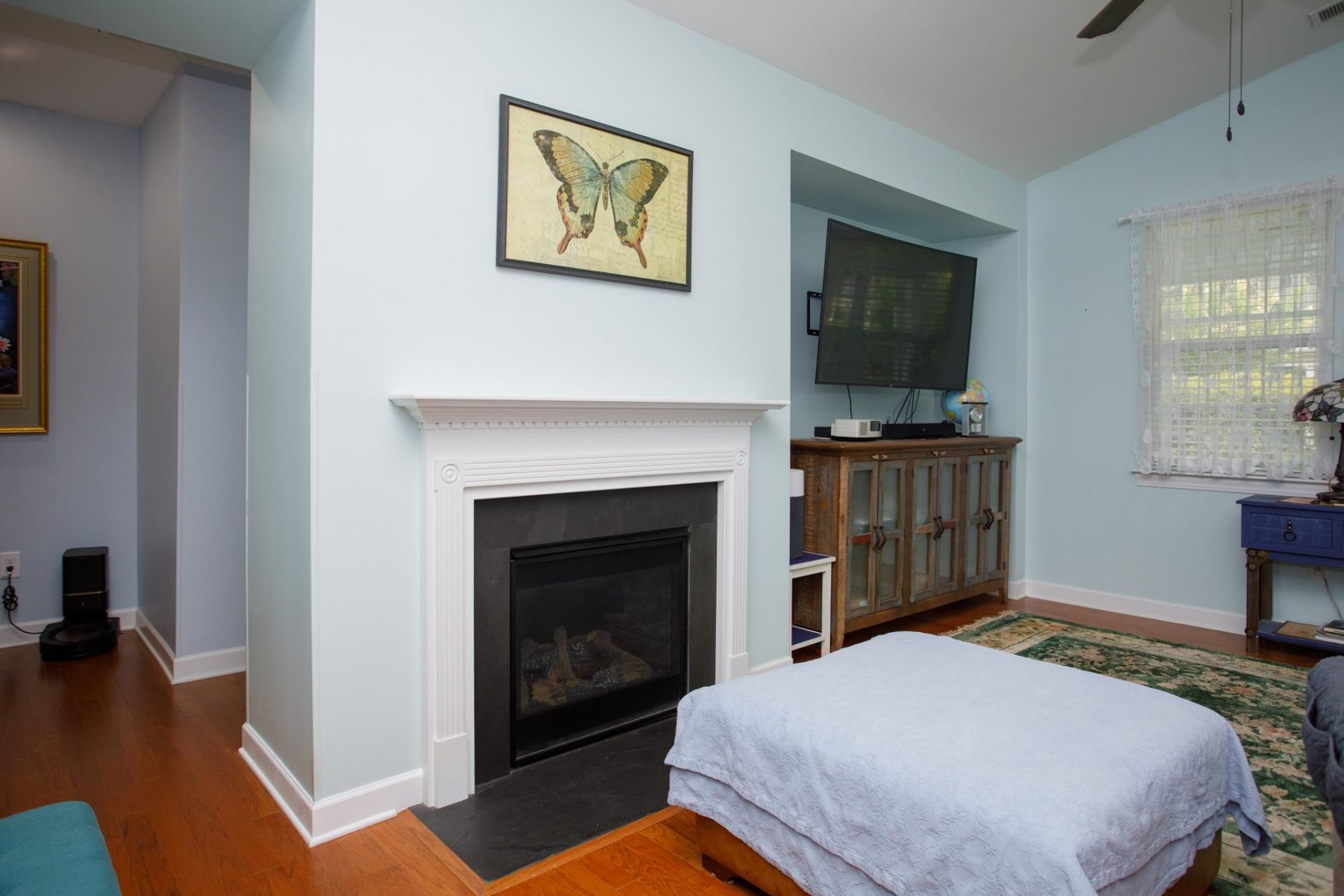 1734 Legacy Loop  Photo 9