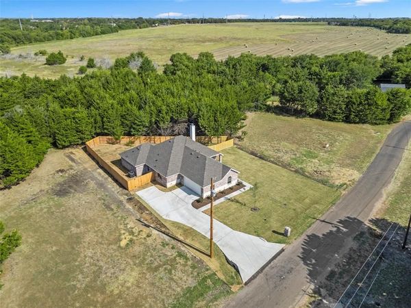425 WATERCREST Lane, Glenn Heights, TX 75154