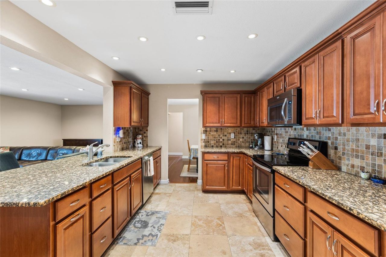 12152 Bonnie Terrace, Seminole, FL 33772 Photo