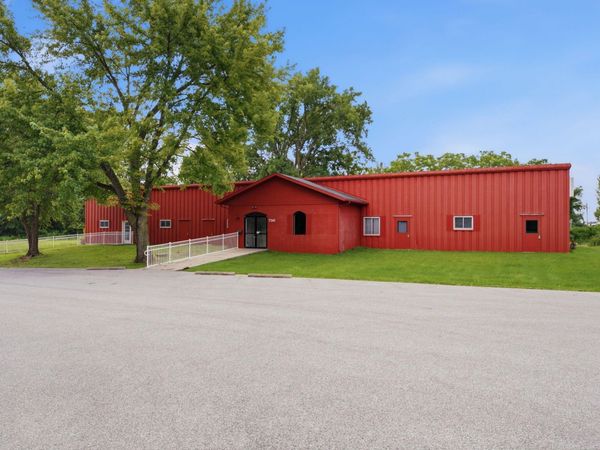 736 LAKE PARK BLVD, Muscatine, IA 52761