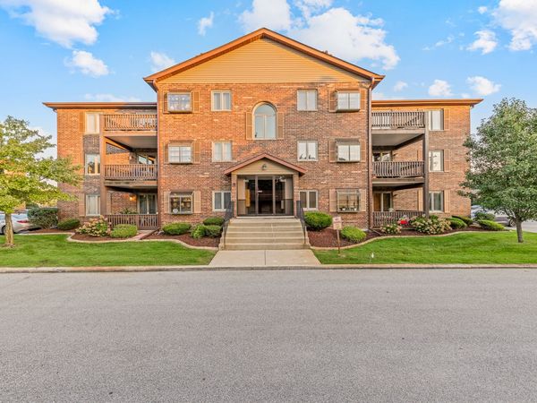 6419 Oak Forest Avenue, Unit 1N, Tinley Park, IL 60477