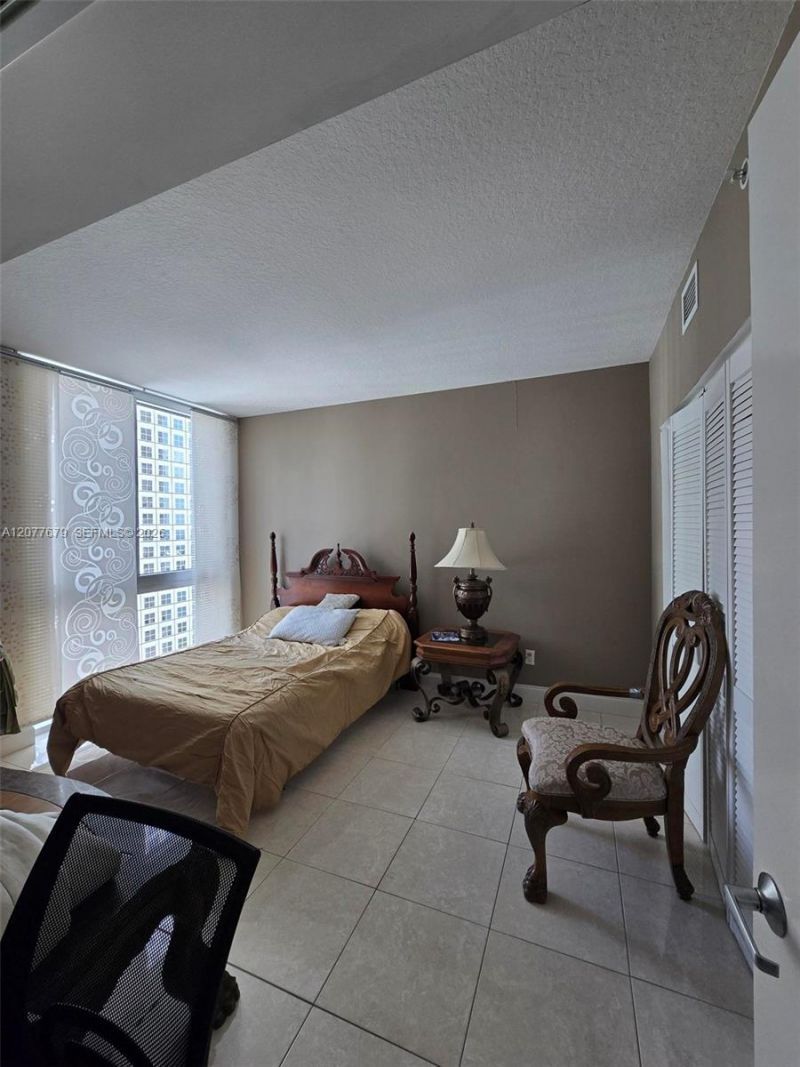 325 S Biscayne Blvd , Unit 3115, Miami, FL 33131 Photo