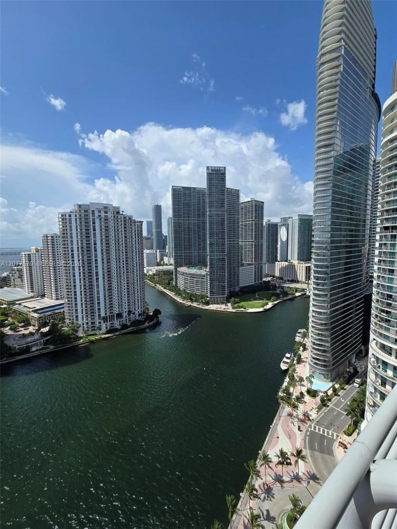 325 S Biscayne Blvd , Unit 3115, Miami, FL 33131 Photo
