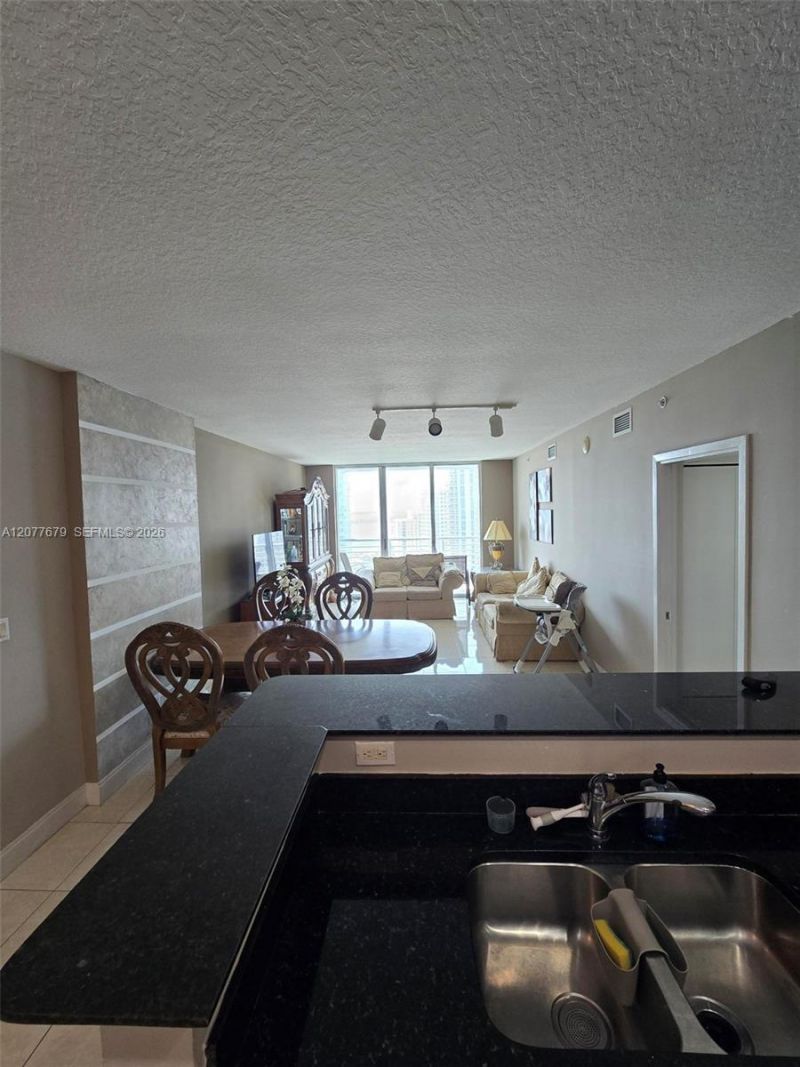 325 S Biscayne Blvd , Unit 3115, Miami, FL 33131 Photo