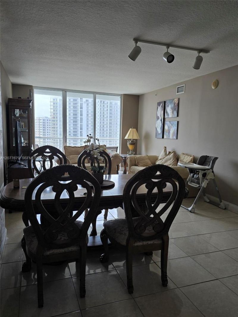 325 S Biscayne Blvd , Unit 3115, Miami, FL 33131 Photo