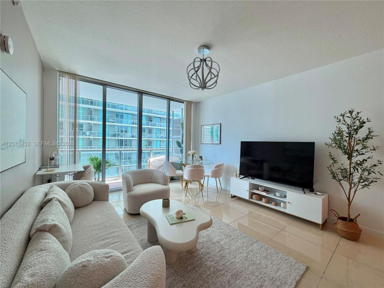 1111 SW 1st Ave , Unit 2215-N, Miami, FL 33130 Photo
