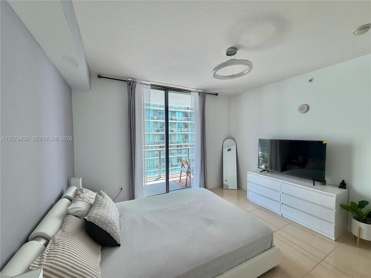1111 SW 1st Ave , Unit 2215-N, Miami, FL 33130 Photo