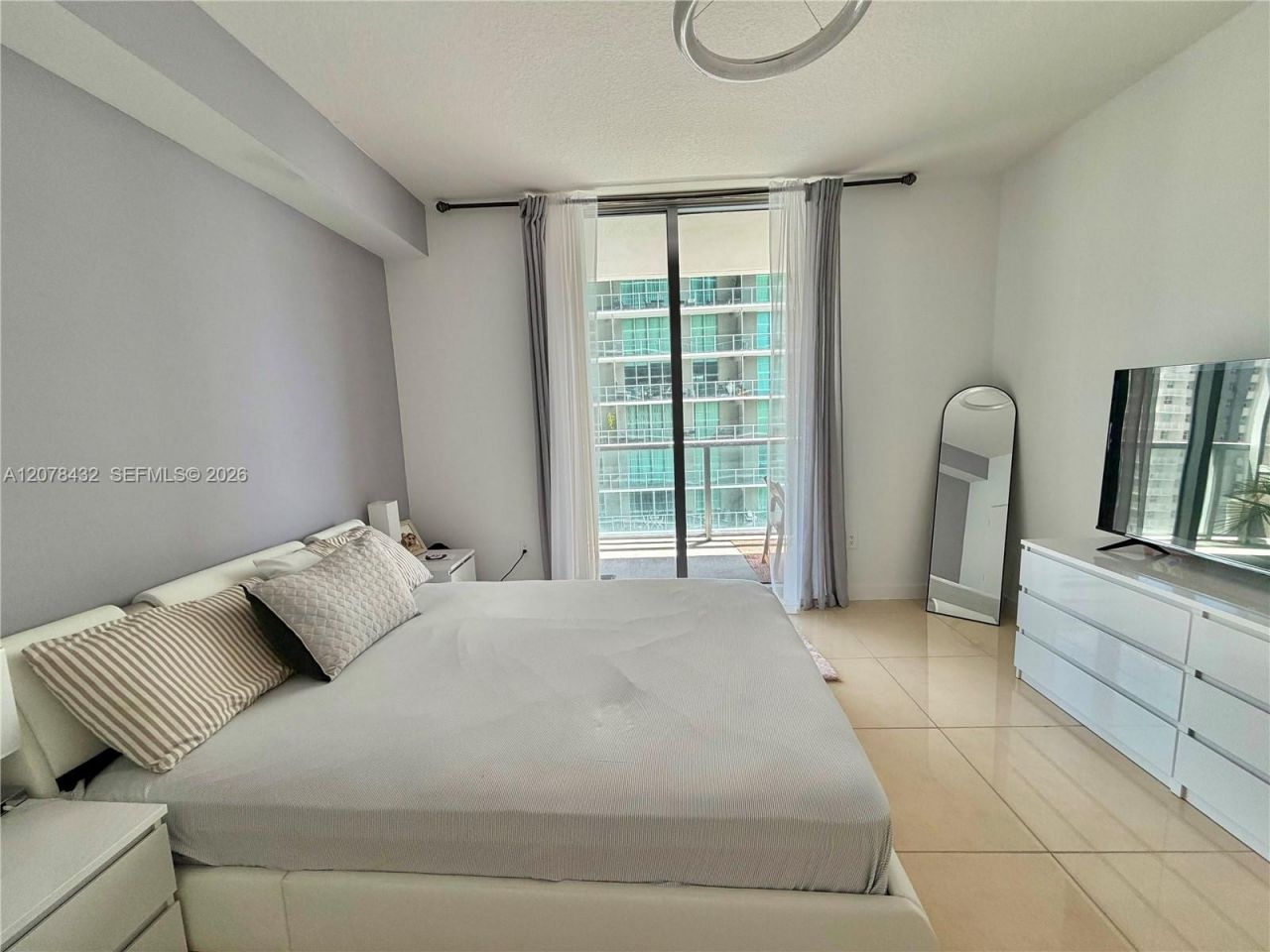 1111 SW 1st Ave , Unit 2215-N, Miami, FL 33130 Photo
