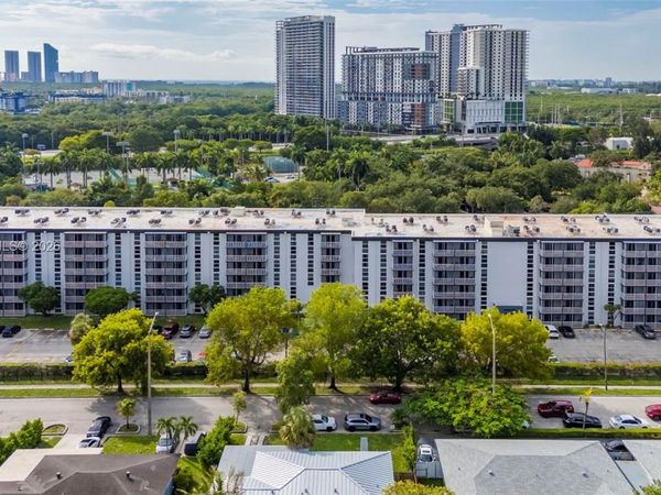 16950 W Dixie Hwy , Unit A626, North Miami Beach, FL 33160