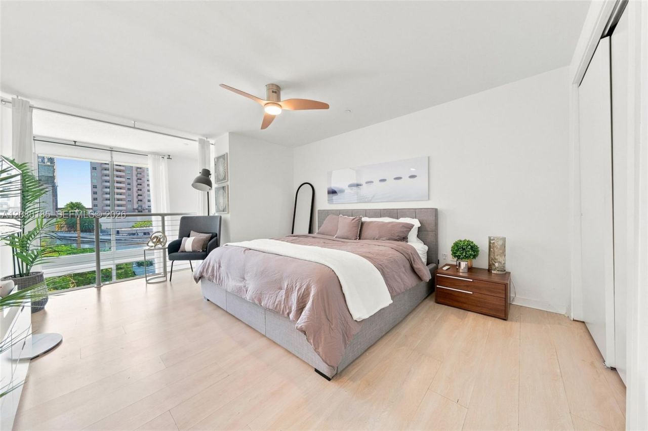 1050 Brickell Ave, Unit 214, Miami, FL 33131 Photo