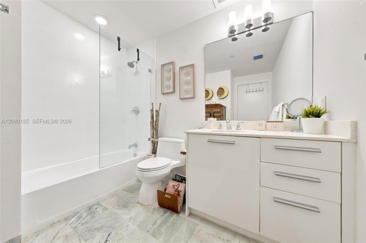 1050 Brickell Ave, Unit 214, Miami, FL 33131 Photo