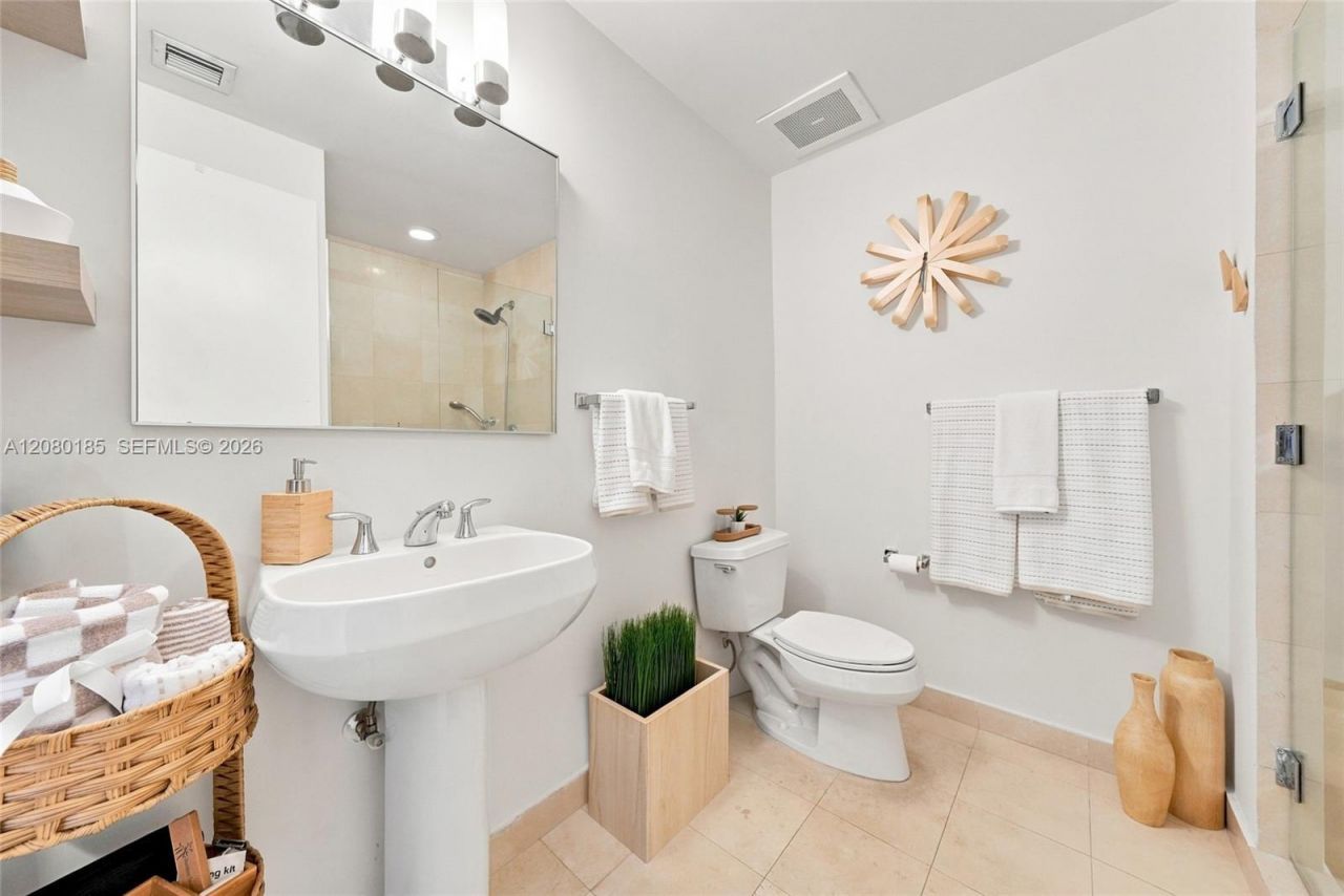 1050 Brickell Ave, Unit 214, Miami, FL 33131 Photo