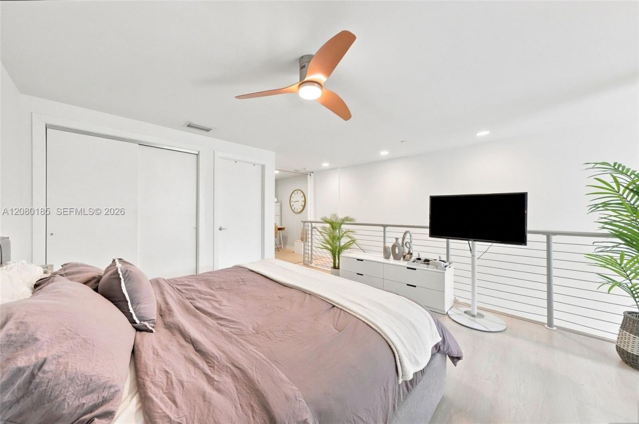 1050 Brickell Ave, Unit 214, Miami, FL 33131 Photo