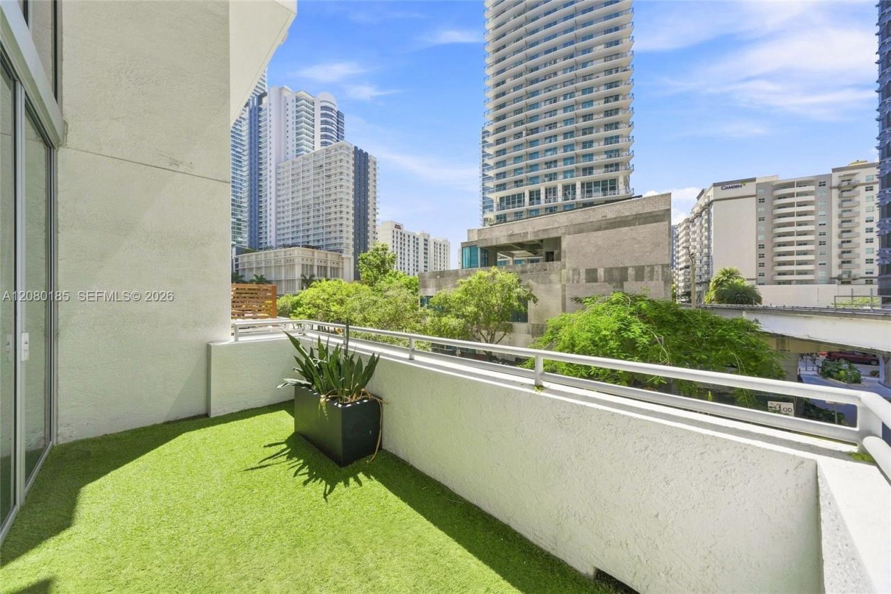 1050 Brickell Ave, Unit 214, Miami, FL 33131 Photo
