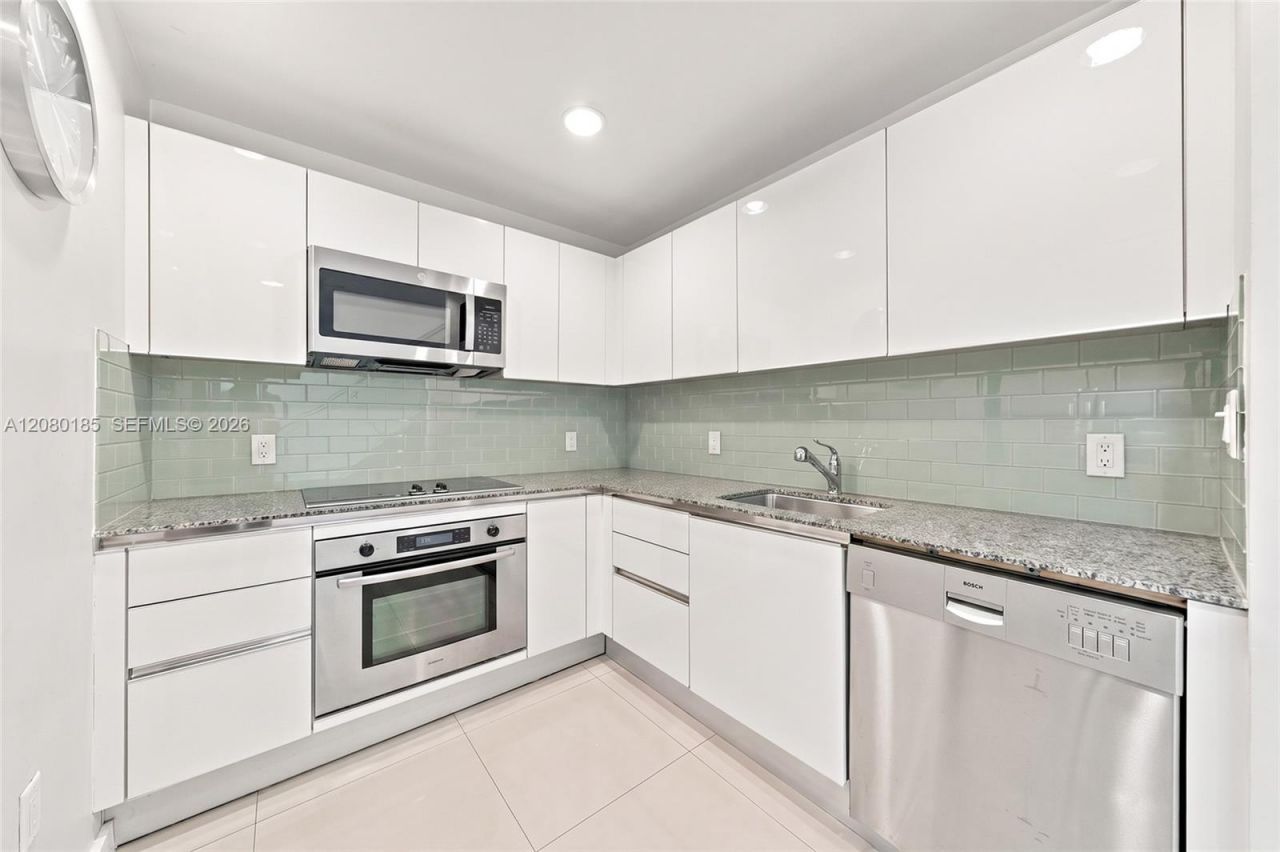 1050 Brickell Ave, Unit 214, Miami, FL 33131 Photo