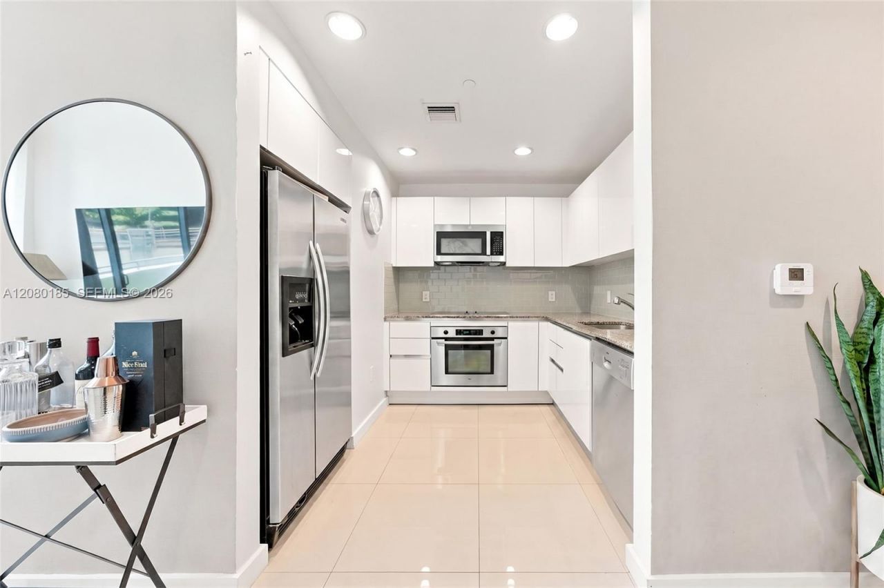 1050 Brickell Ave, Unit 214, Miami, FL 33131 Photo