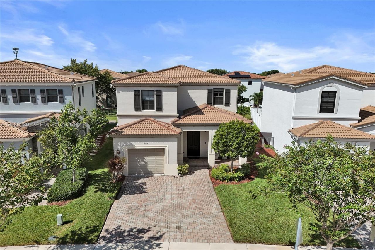 606 NE 191st Ter, Miami, FL 33179 Photo