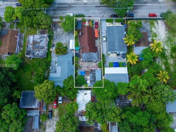 145 NW 31st St , Miami, FL 33127