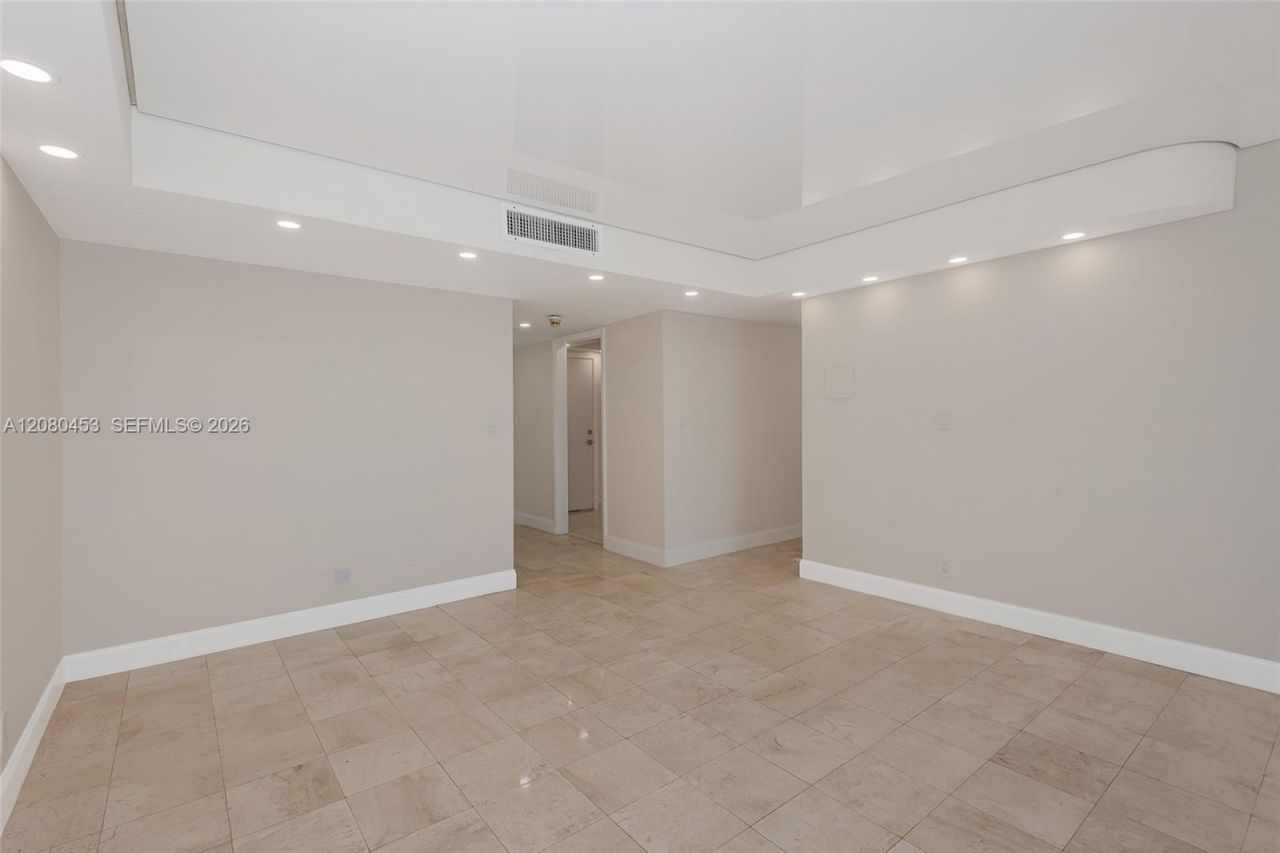 1904 S Ocean Dr, Unit 1807, Hallandale Beach, FL 33009 Photo