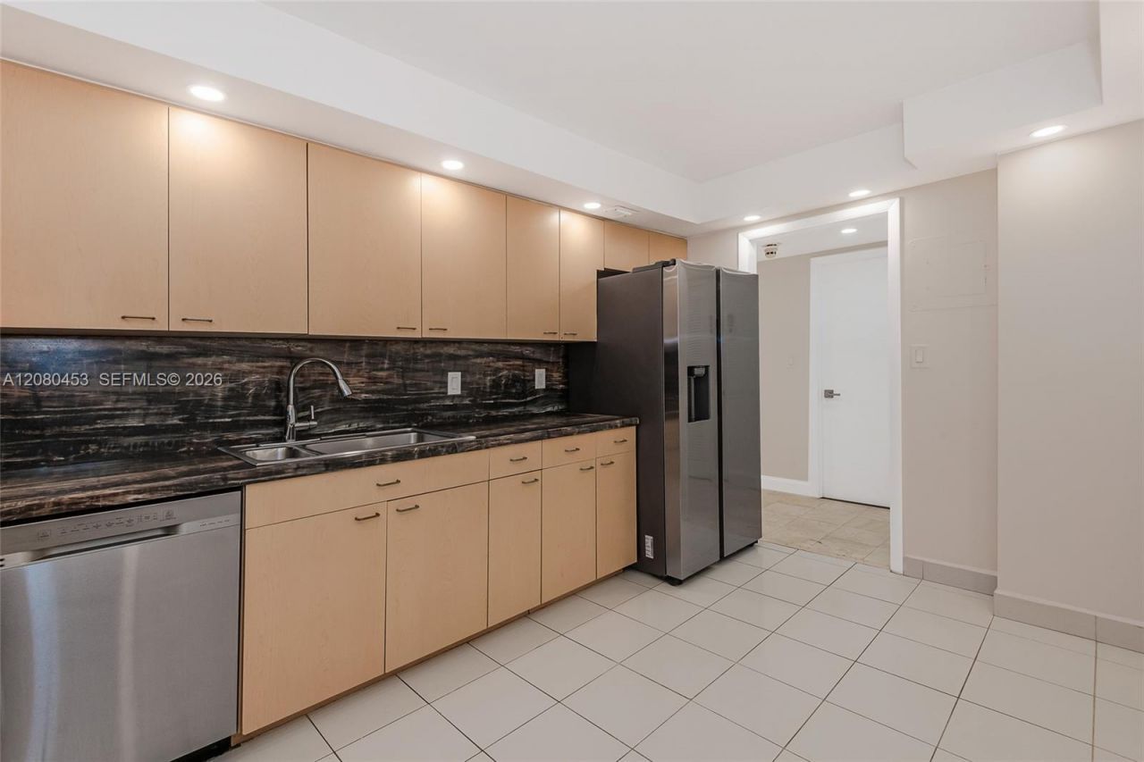 1904 S Ocean Dr, Unit 1807, Hallandale Beach, FL 33009 Photo