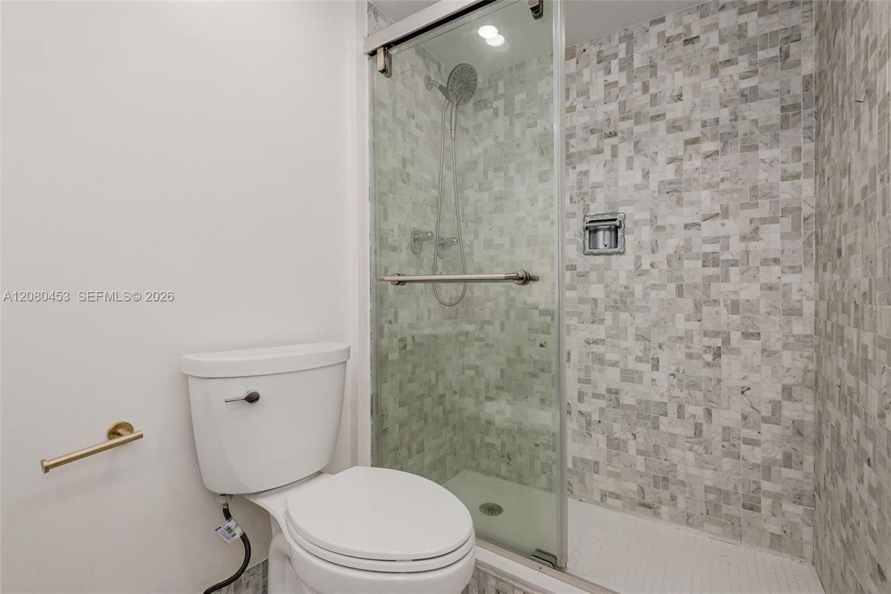 1904 S Ocean Dr, Unit 1807, Hallandale Beach, FL 33009 Photo