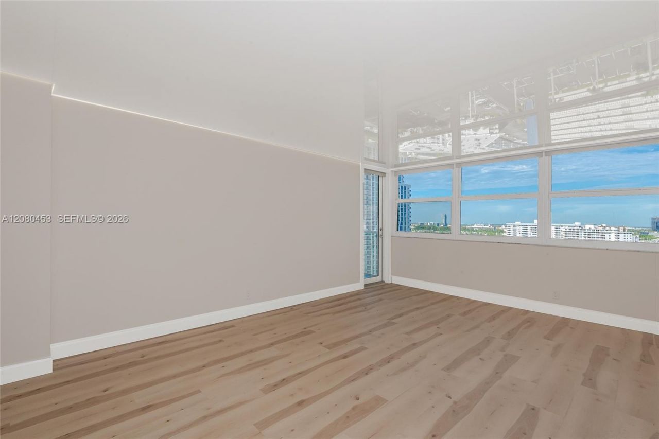 1904 S Ocean Dr, Unit 1807, Hallandale Beach, FL 33009 Photo
