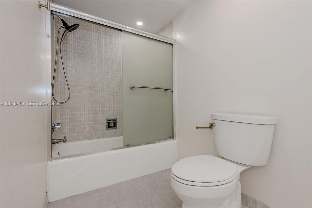 1904 S Ocean Dr, Unit 1807, Hallandale Beach, FL 33009 Photo